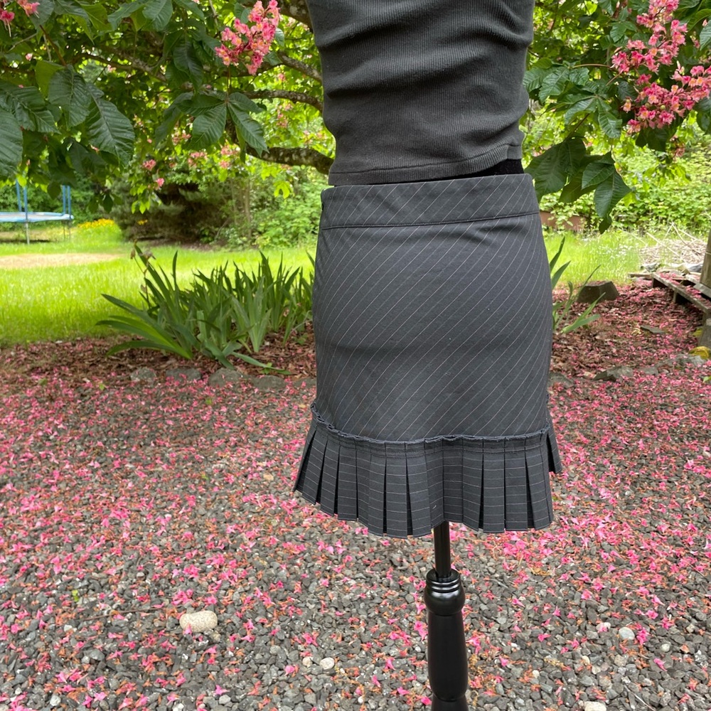 BEBE 2000s Pleated Pin-striped MIDI Skirt